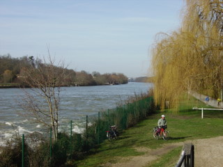 IMGP1670_la_Seine_a_Evry.jpg