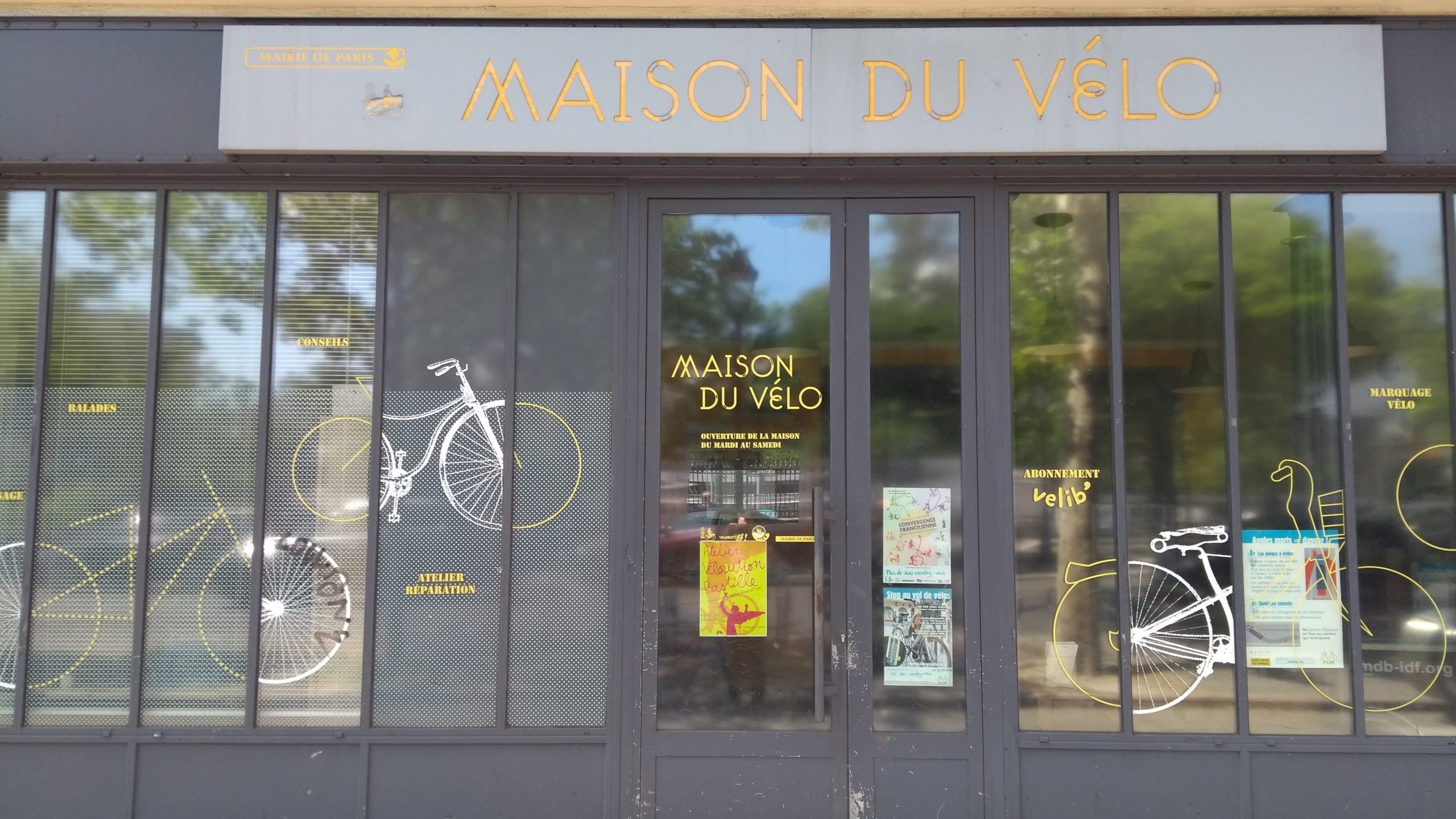 Facade de la Maison du vélo, sur le boulevard Bourdon (Paris 4)