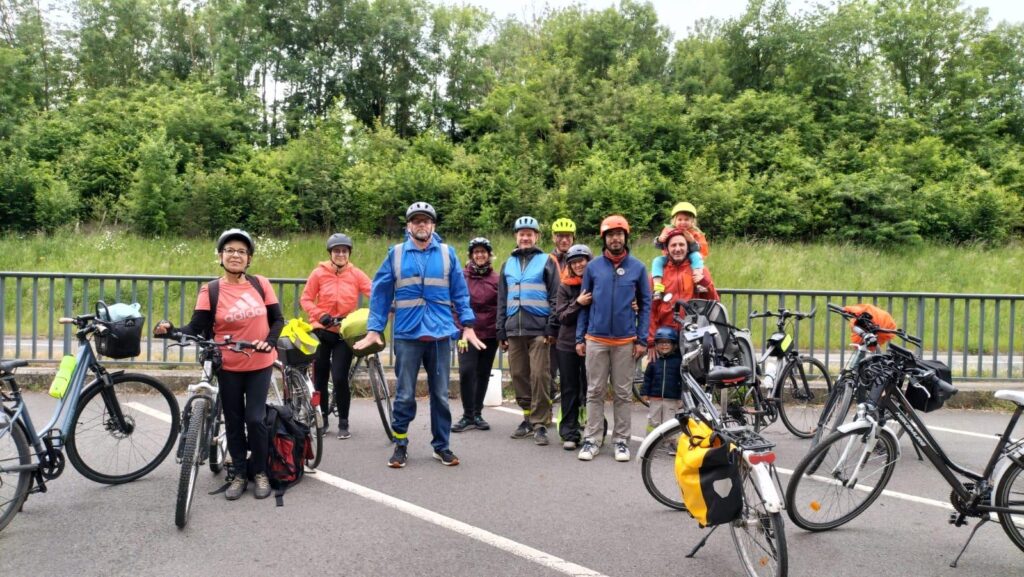 Cyclistes au départ de Plaisir et Les-Clayes-Sous-Bois