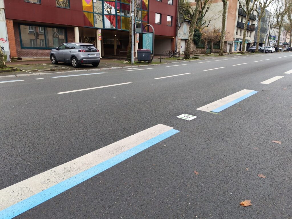 marquage de bande cyclable